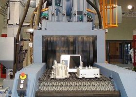 江蘇拋丸機除銹設備 發往天津的網帶通過式拋丸機的技術參數